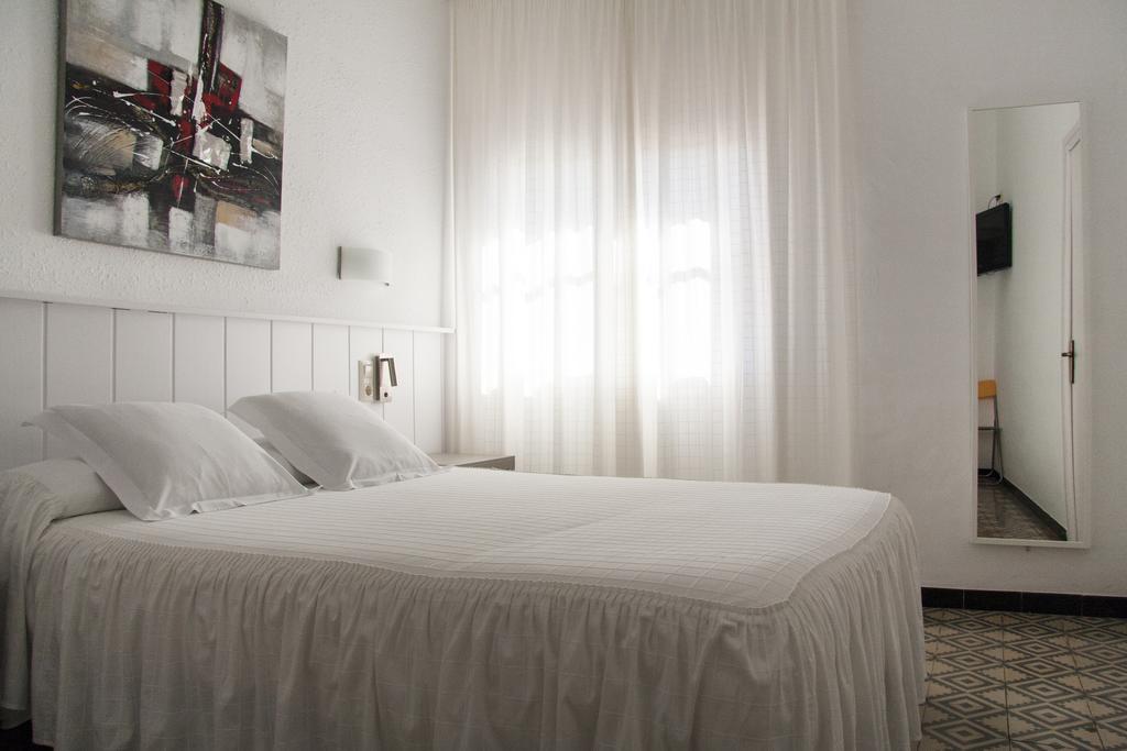 Hostal La Florida Llançà Chambre photo